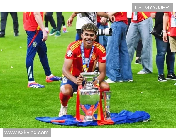 瑞典女足球星雅格布松：从青涩新星到世界级球员的成长之路